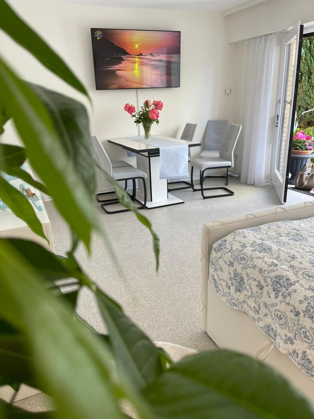 Ferienwohnung Strandoase Inklusive Terrasse Und Parkplatz - Sonnenseite Scharbeutz Exterior foto